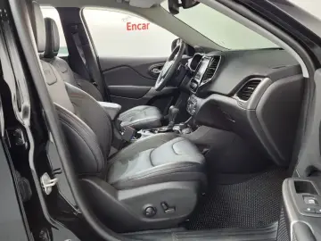2022 Jeep Cherokee с пробегом 46 483 км