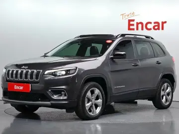 2022 Jeep Cherokee с пробегом 27 843 км