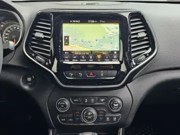 2022 Jeep Cherokee с пробегом 27 843 км
