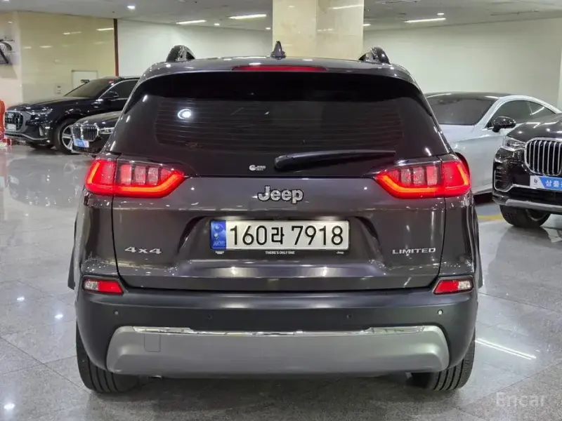2022 Jeep Cherokee с пробегом 60 322 км