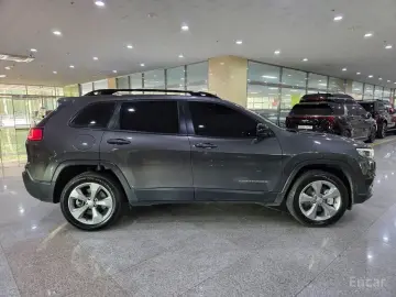 2022 Jeep Cherokee с пробегом 60 322 км