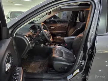 2022 Jeep Cherokee с пробегом 60 322 км