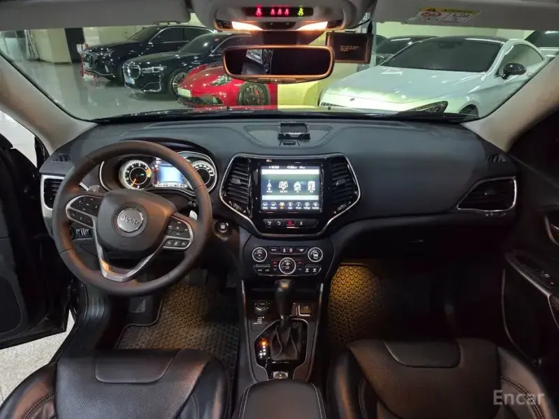 2022 Jeep Cherokee с пробегом 60 322 км