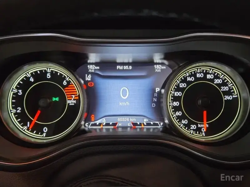 2022 Jeep Cherokee с пробегом 60 322 км