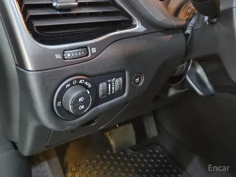 2022 Jeep Cherokee с пробегом 60 322 км