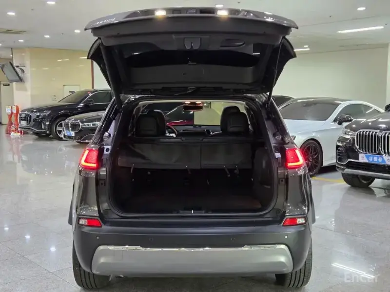 2022 Jeep Cherokee с пробегом 60 322 км