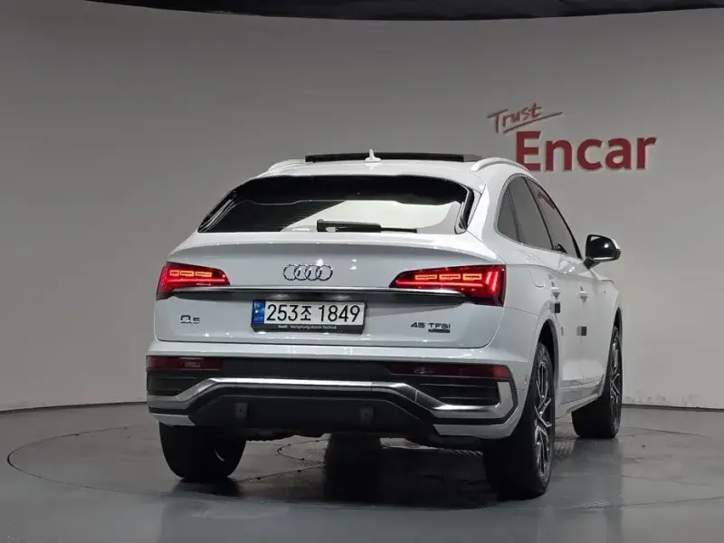 2023 Audi Q5 с пробегом 24 668 км