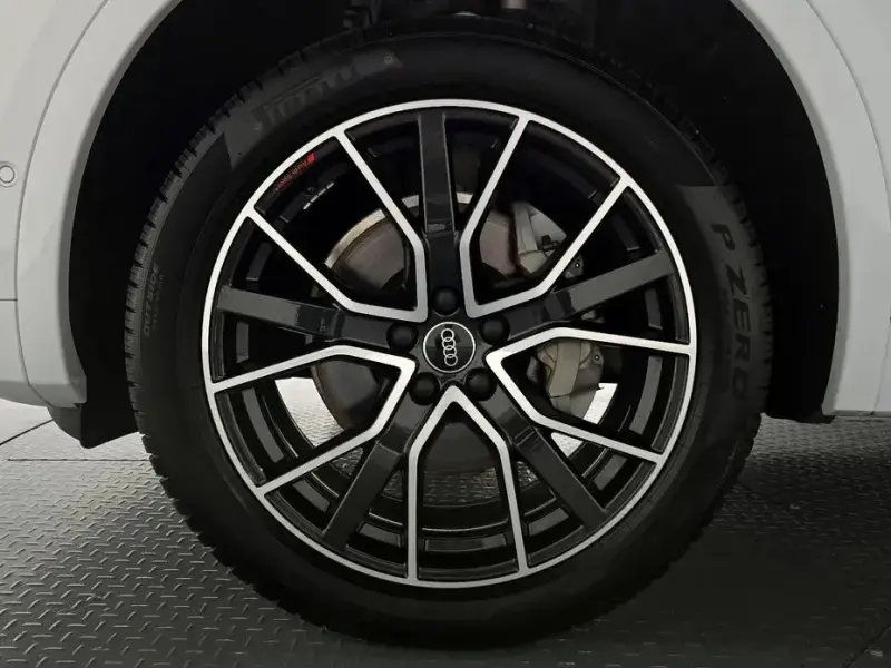 2023 Audi Q5 с пробегом 24 668 км