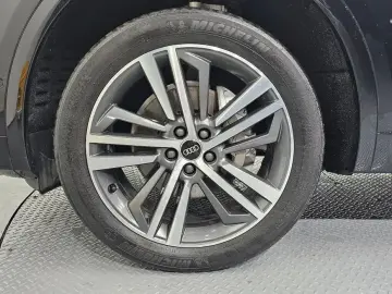 2021 Audi Q5 с пробегом 27 326 км
