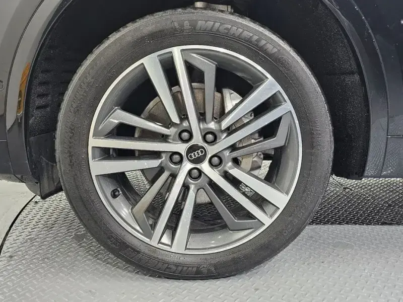 2021 Audi Q5 с пробегом 27 326 км