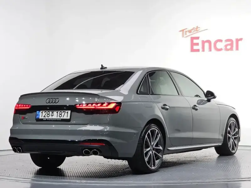 2021 Audi S4 с пробегом 53 337 км