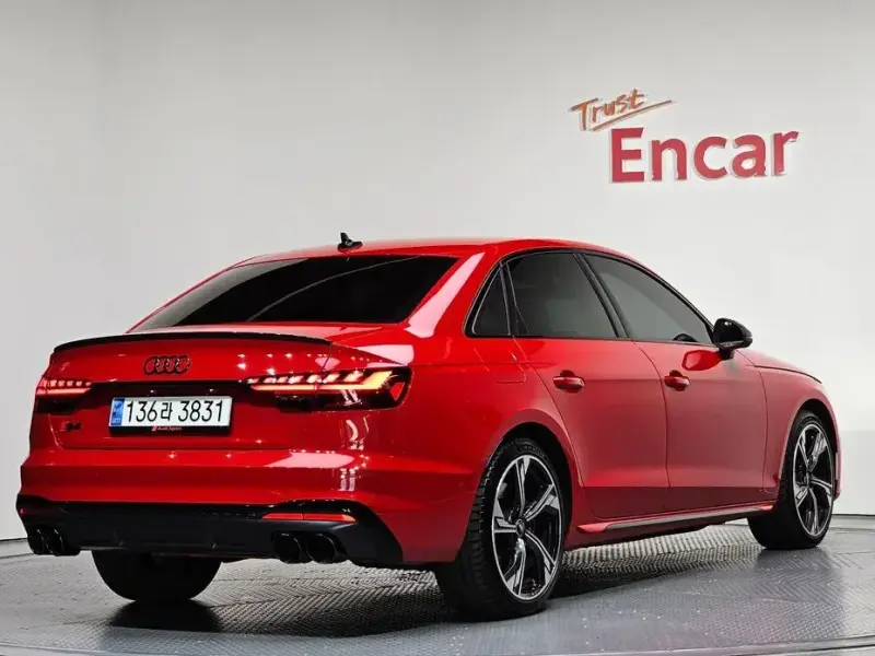 2023 Audi S4 с пробегом 33 651 км