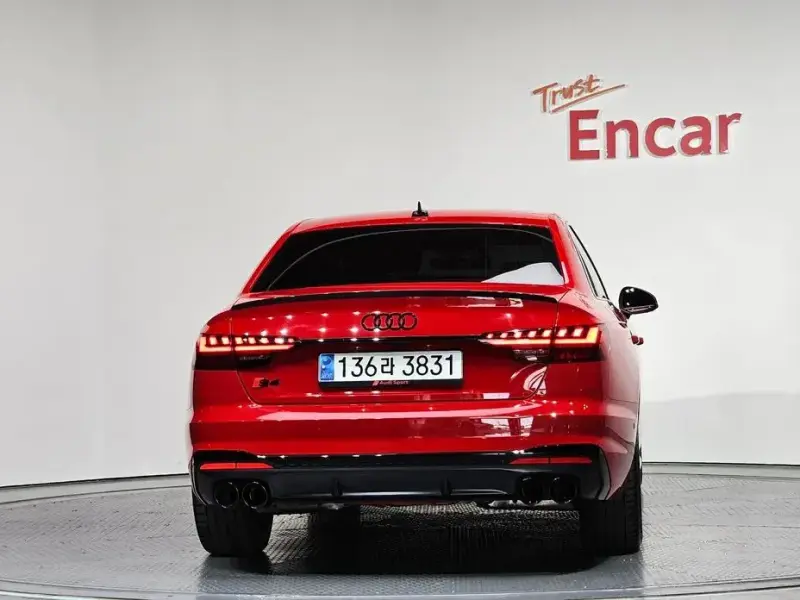 2023 Audi S4 с пробегом 33 651 км