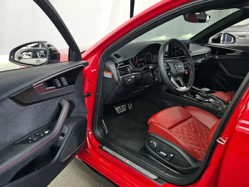 2023 Audi S4 с пробегом 33 651 км