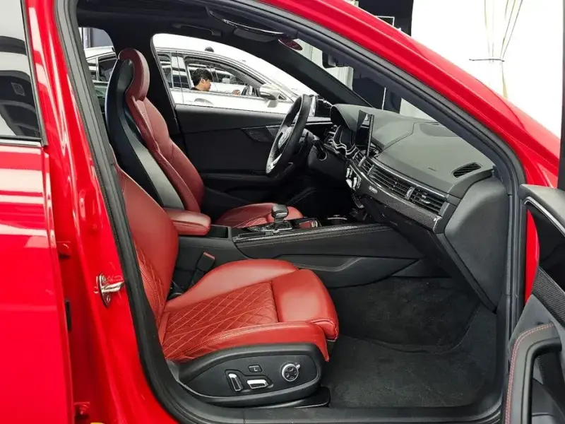 2023 Audi S4 с пробегом 33 651 км