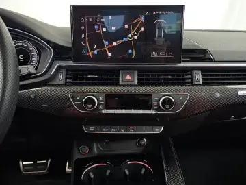 2023 Audi S4 с пробегом 33 651 км