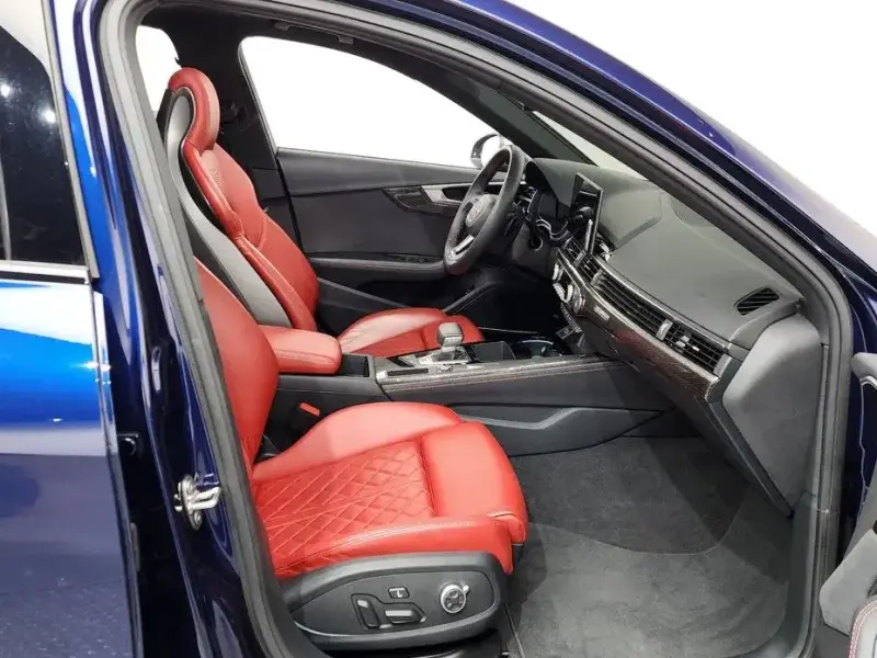 2023 Audi S4 с пробегом 38 492 км