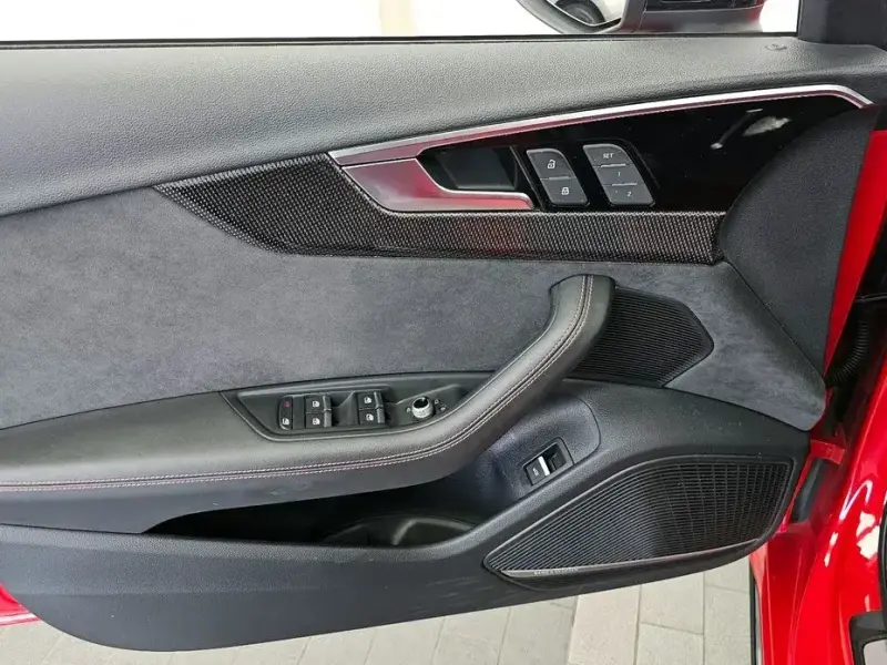 2023 Audi S4 с пробегом 33 651 км
