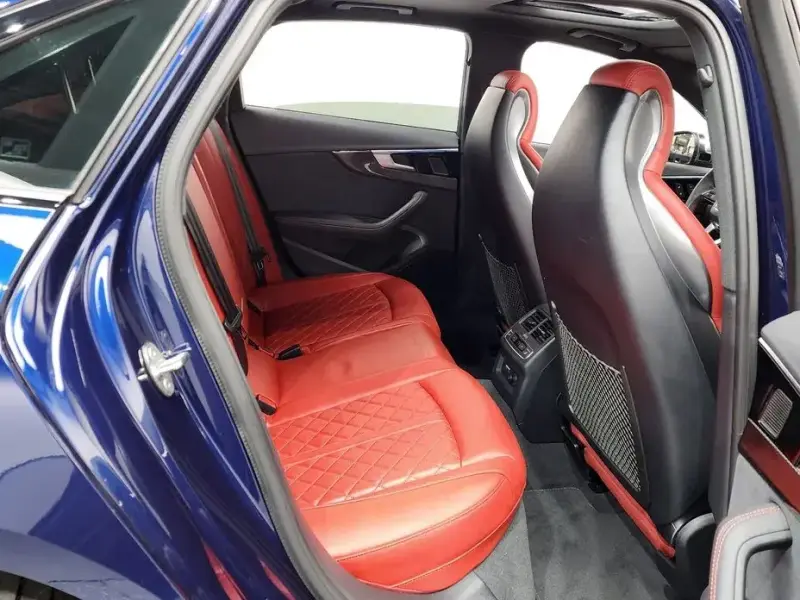 2023 Audi S4 с пробегом 38 492 км