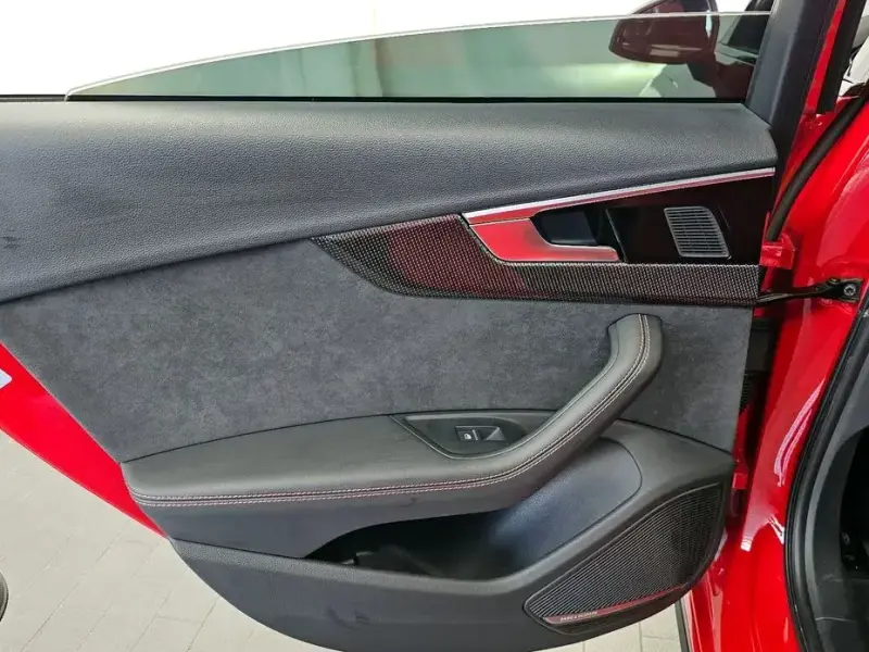 2023 Audi S4 с пробегом 33 651 км