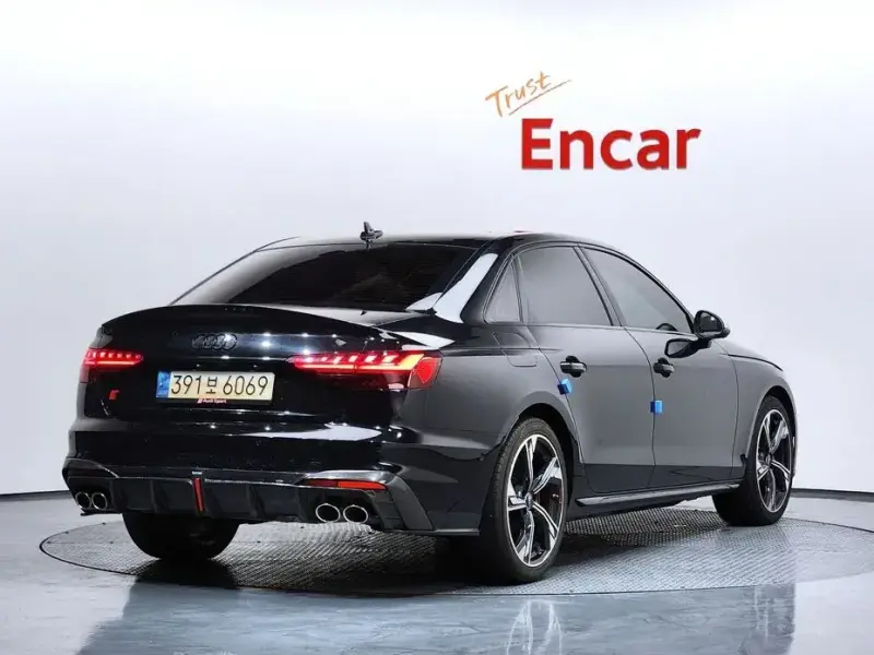2023 Audi S4 с пробегом 31 454 км