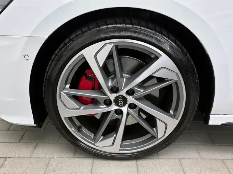 2023 Audi S3 с пробегом 3 857 км