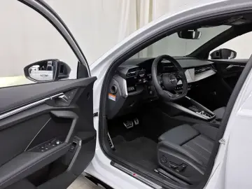 2023 Audi S3 с пробегом 3 857 км