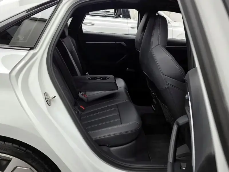 2023 Audi S3 с пробегом 3 857 км