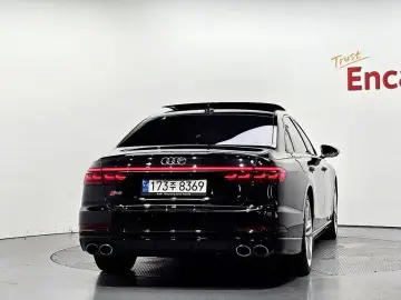 2021 Audi S8 с пробегом 86 654 км