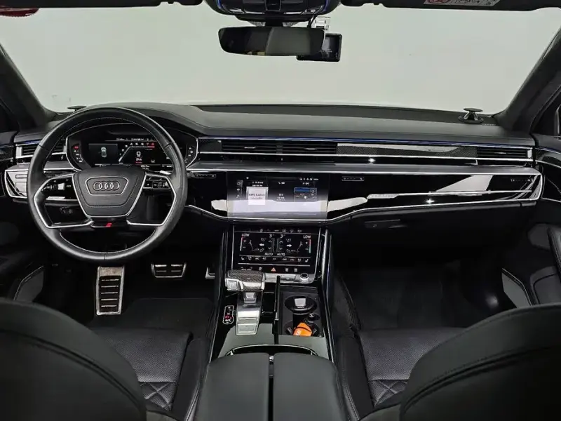 2021 Audi S8 с пробегом 86 654 км