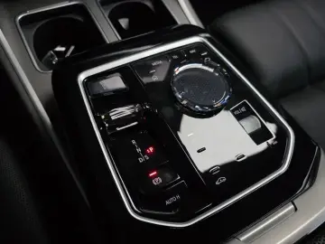 2023 BMW 7 серии с пробегом 72 581 км