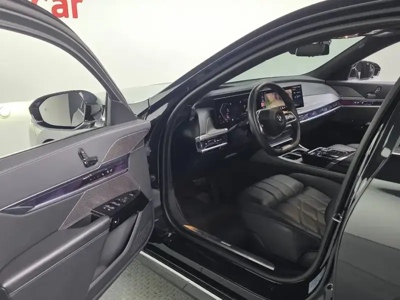 2023 BMW 7 серии с пробегом 72 581 км