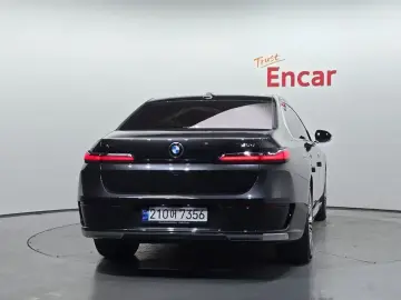 2023 BMW 7 серии с пробегом 76 495 км