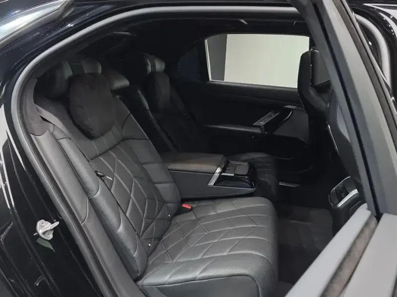 2023 BMW 7 серии с пробегом 72 581 км