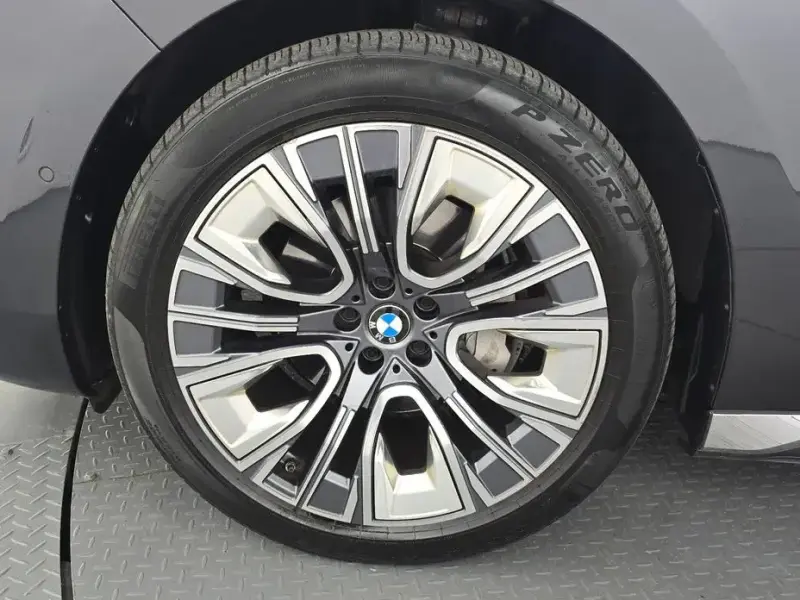 2023 BMW 7 серии с пробегом 76 495 км