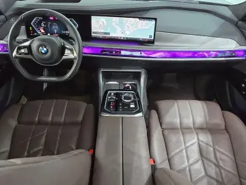 2023 BMW 7 серии с пробегом 76 495 км