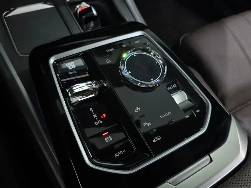 2023 BMW 7 серии с пробегом 76 495 км