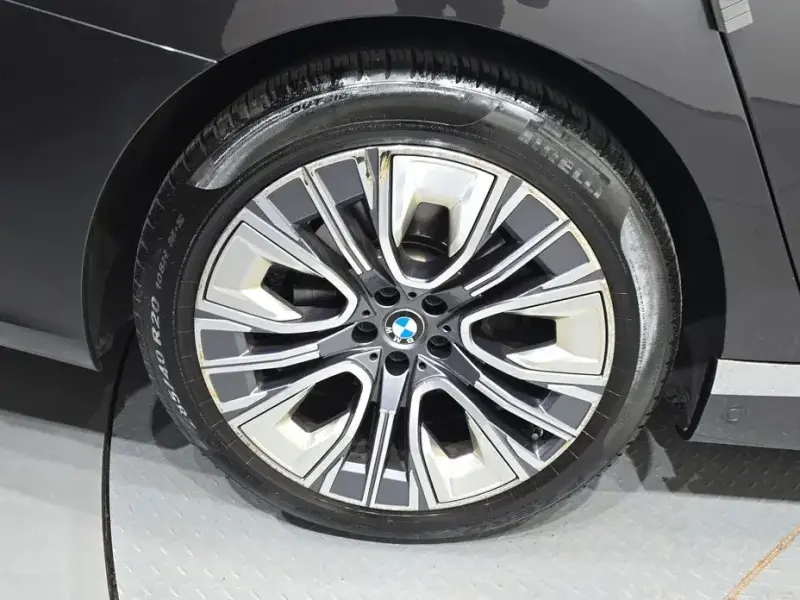 2023 BMW 7 серии с пробегом 76 495 км