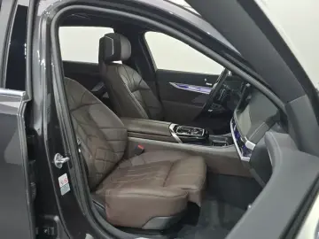 2023 BMW 7 серии с пробегом 76 495 км