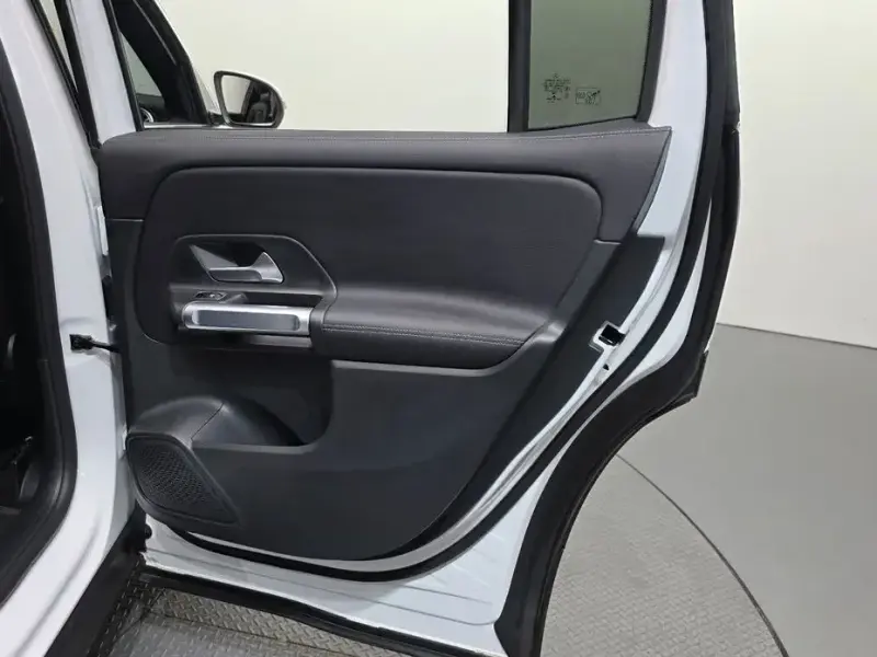 2023 Mercedes-Benz GLB с пробегом 24 910 км