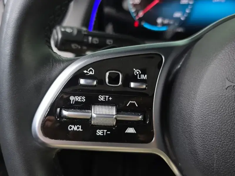 2023 Mercedes-Benz GLB с пробегом 24 910 км