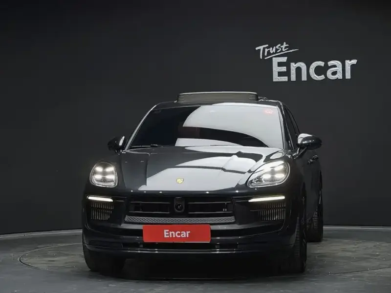 2023 Porsche Macan с пробегом 50 193 км