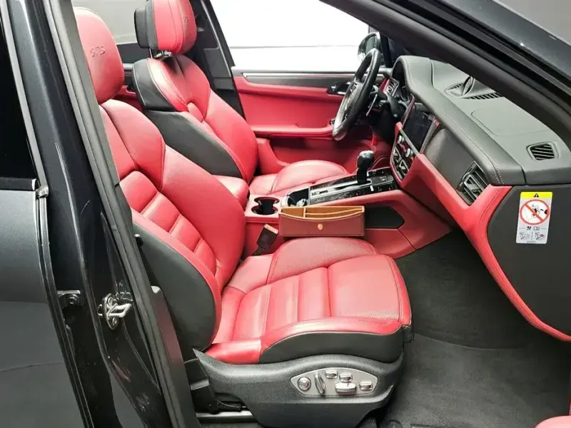 2023 Porsche Macan с пробегом 50 193 км