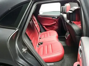 2023 Porsche Macan с пробегом 50 193 км