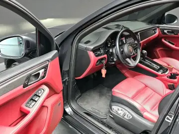 2023 Porsche Macan с пробегом 50 193 км