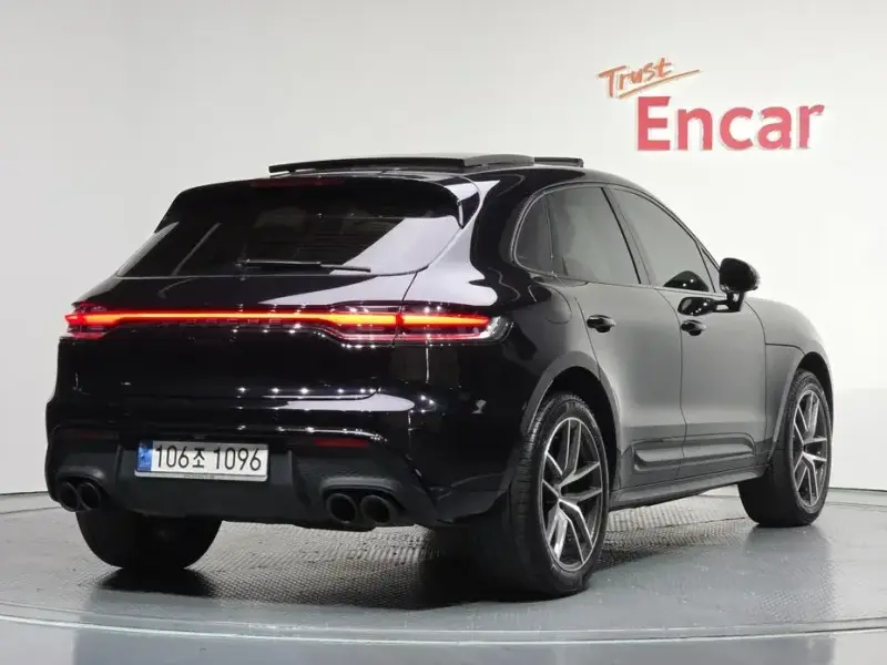 2023 Porsche Macan с пробегом 57 410 км