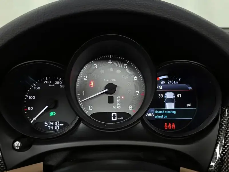 2023 Porsche Macan с пробегом 57 410 км