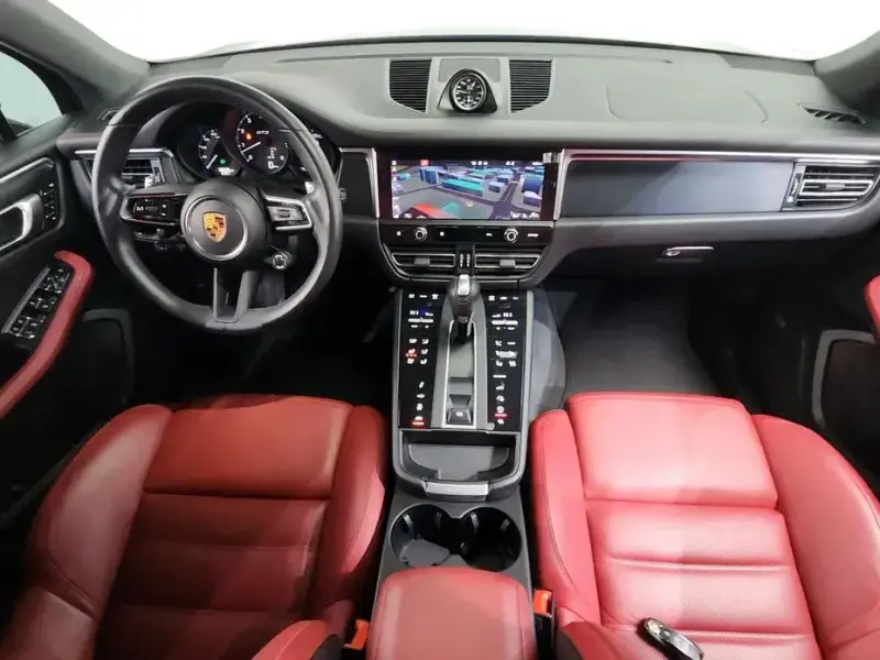 2022 Porsche Macan с пробегом 38 295 км
