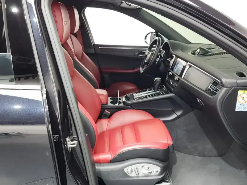 2022 Porsche Macan с пробегом 38 295 км