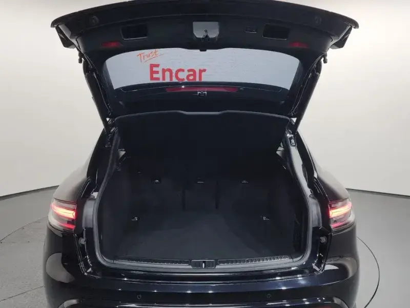 2022 Porsche Macan с пробегом 38 295 км